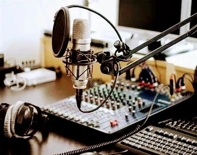 Rádio Web Hits o seu baú de Flash Back os grandes sucessos que marcaram época!